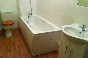 Bathroom Laminate Flooring Oldbury (B68)